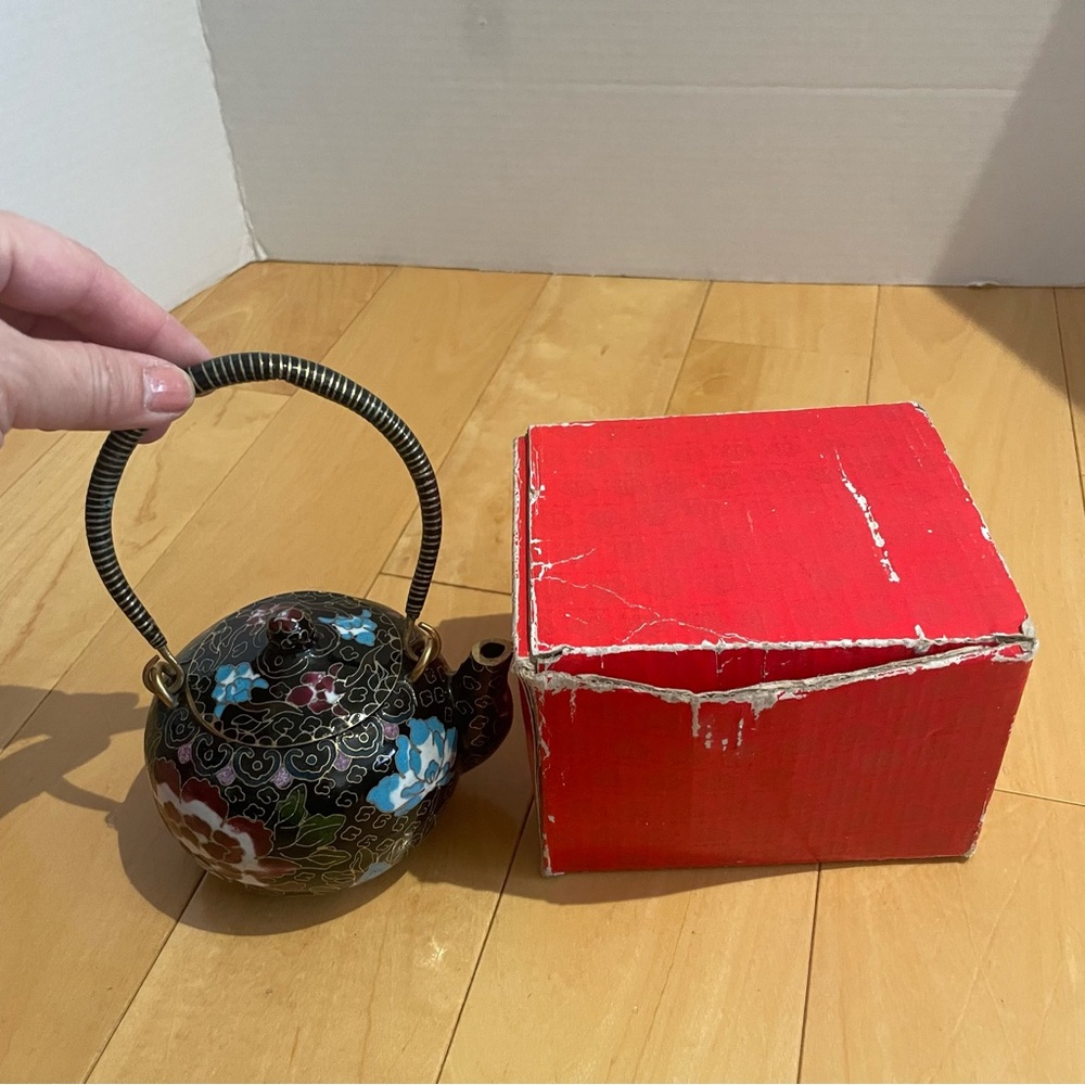 New black cloisonné small kettle